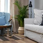Barbacan Suites - Old Town Apartments - By Upstairs
